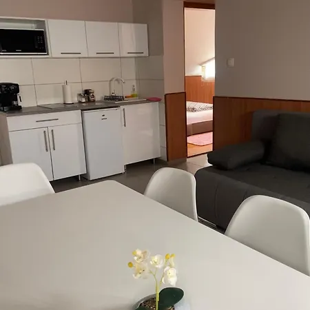 Zaira Apartment