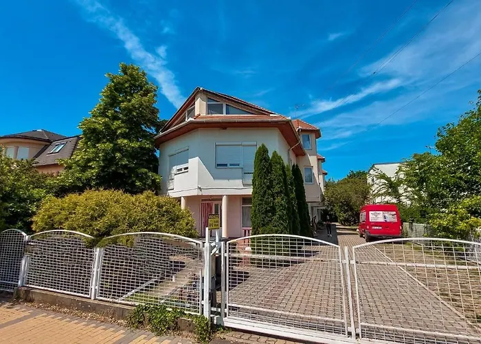 Zaira Apartman *